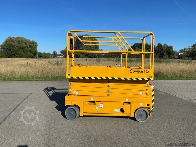 Scherenhebebühne Haulotte Compact 12