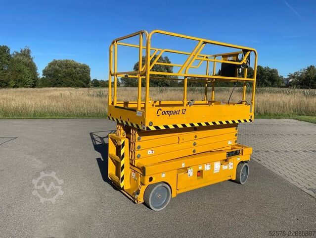 Scherenhebebühne Haulotte Compact 12