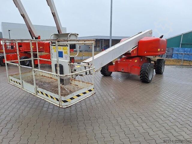 Telescopic boom lift Genie S-60