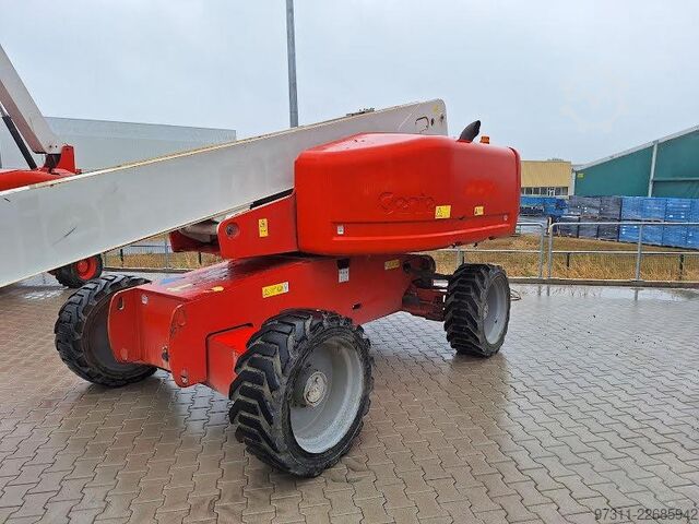 Telescopic boom lift Genie S-60