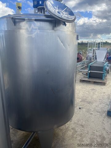 2000 L insulated stainless steel tank with agitator  