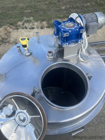 2000 L insulated stainless steel tank with agitator  