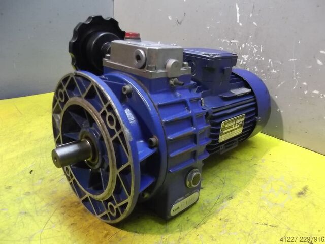 Variable speed geared motor 0.75 kW 190-1000 rpm MOTOVARIO TKFL/10