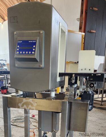 Metal Detector with Reject Mettler Toledo Safeline