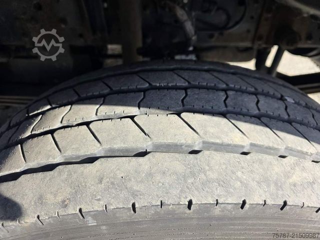 LKW mit Pritsche & Plane IVECO 120E25 Pritsche&Plane,Ladebordwand 1,5 To