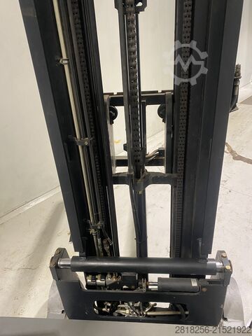 Schubmaststapler STILL FMX 17