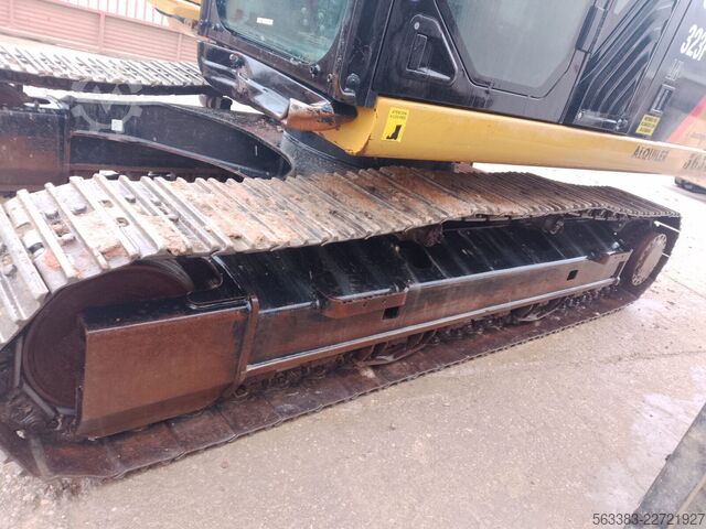 Raupenbagger Caterpillar 323FLN IHC