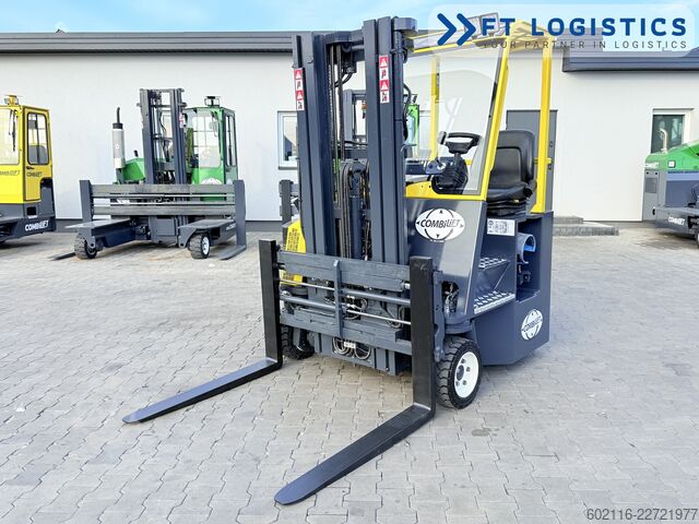 Vierwegestapler Combilift CB3000 GAS TRIPLEX 4900 FREE-LIFT