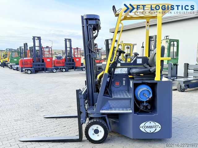 Vierwegestapler Combilift CB3000 GAS TRIPLEX 4900 FREE-LIFT