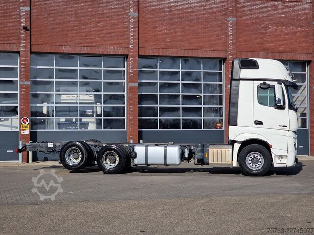 Fahrgestell mit Fahrerhaus Mercedes-Benz Actros 2663 Gigaspace 6x2 - Retarder - 4.90 WB ...