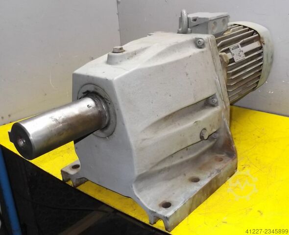 Gear motor 0.9/1.5 kW 16/31.5 rpm VEM ZG4KMRB100S8-4