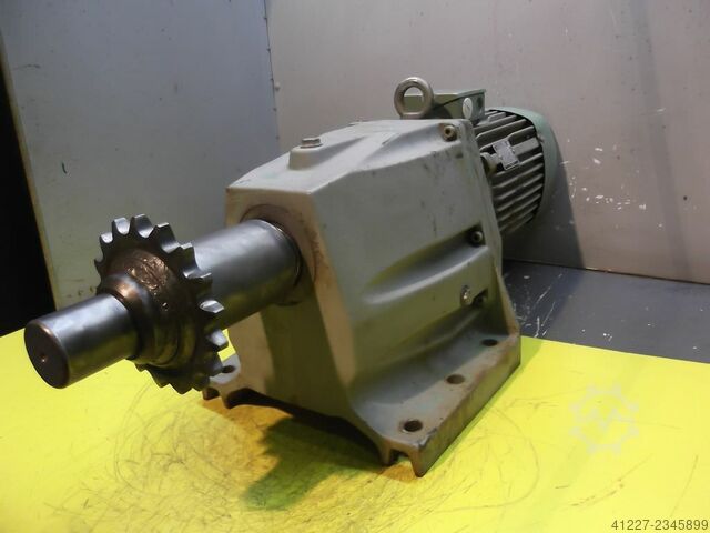 Gear motor 0.9/1.5 kW 16/31.5 rpm VEM ZG4KMRB100S8-4