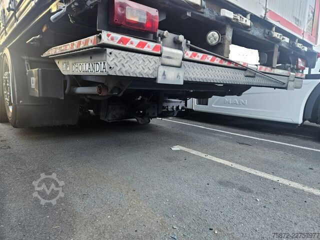 Flatbed truck with tarp DAF XF SUPERSPACE CAB 530 6X2 26T TAULINER
