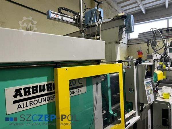 Spritzgießmaschine Arburg 420C 1300-675 mit dem Angußpicker Star