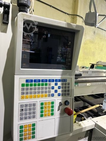 Spritzgießmaschine Arburg 420C 1300-675 mit dem Angußpicker Star