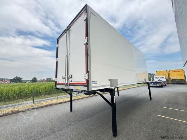 Swap body trailer KRONE Wechselbrücke Kühlaufbau