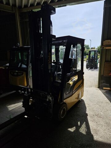 Electric 3-wheel forklift Yale ERP20VT MWB