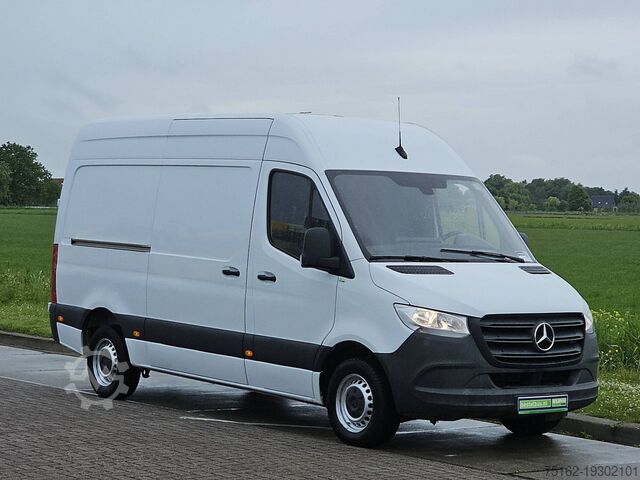 High-roof van MERCEDES-BENZ SPRINTER 314 L2H2 Mbux Automaat!