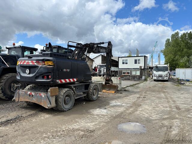 Wheeled Excavator Hitachi ZX170W-6 with 3 buckets