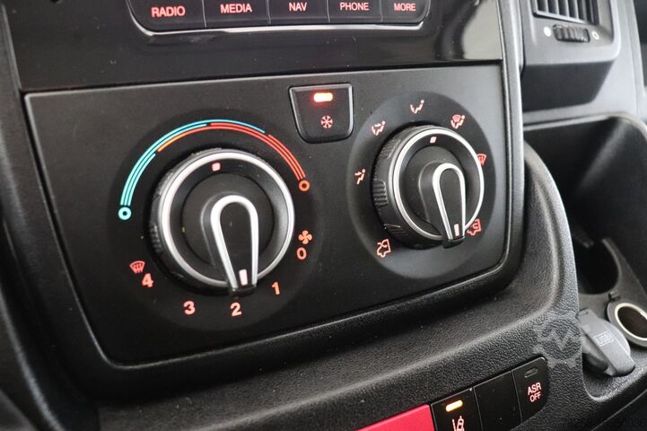 Delivery van Peugeot Boxer 2.2 BlueHDi L2H2 140PK - EURO 6 - Airco -...