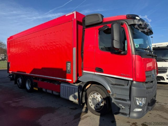 Box truck MERCEDES-BENZ ANTOS 2540 L Getränke 6,95 m LBW 2 T*AHK*LENK