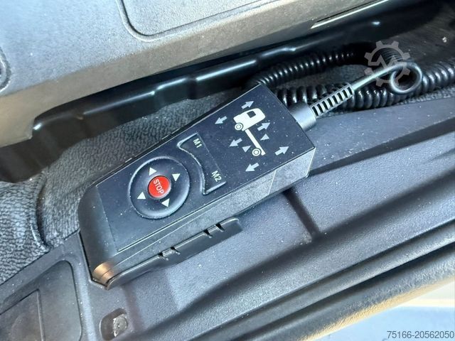 Box truck MERCEDES-BENZ ANTOS 2540 L Getränke 6,95 m LBW 2 T*AHK*LENK