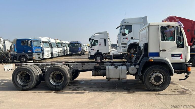 Chassis cab MAN LE 26.284 (6X4 / STEEL SUSP. / LAMES / MANUAL G...