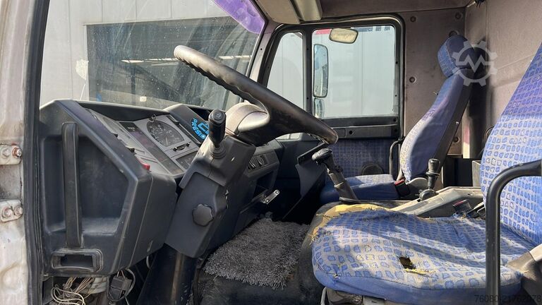 Chassis cab MAN LE 26.284 (6X4 / STEEL SUSP. / LAMES / MANUAL G...