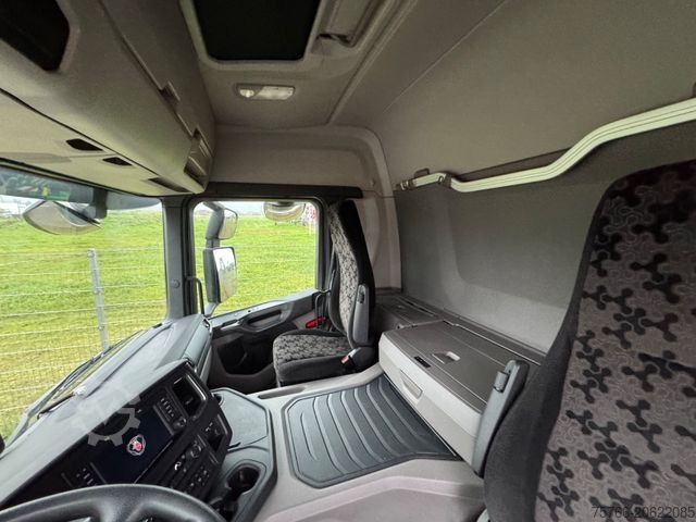 Beverage truck SCANIA P 320 / LBW / 2 x AHK / LENKACHSE / 18 PAL