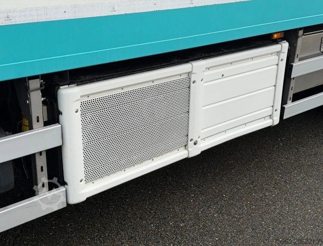 Refrigerated truck DAF CF 450 SC HEIWO ISOLATED BOX 875 x 250 x 275 INS