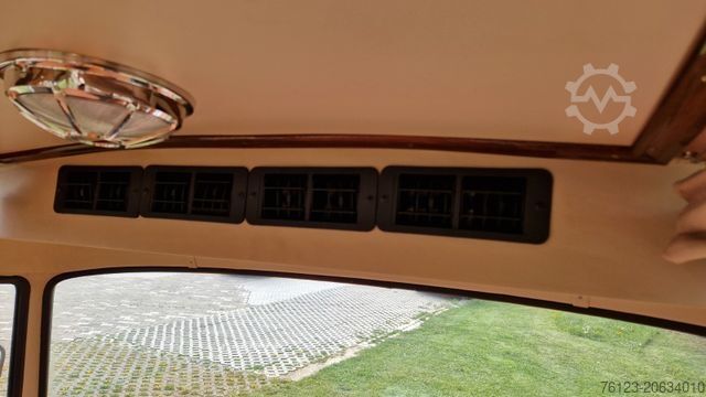 Minibus MERCEDES-BENZ Vorgänger Sprinter O 319 Samba mit Faltdach AC