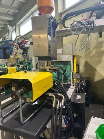 Injection molding machine Arburg 320C 500-170 mit dem Roboter
