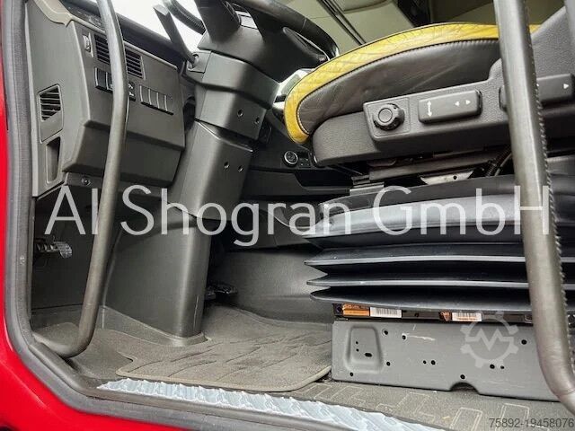 Timber transporter Volvo FH 16.750 6x4 Kran Palfinger M 12 L 97 / EURO 6