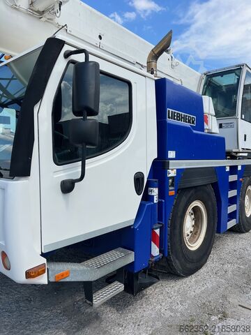 Truck mounted crane Liebherr LTM 1050-3.1