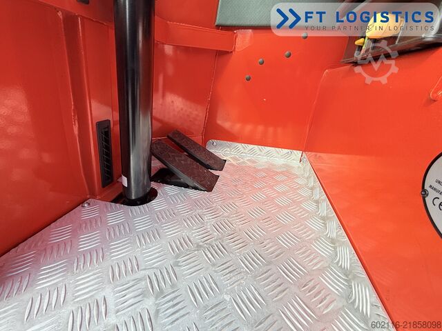 4-way forklift Combilift C3000ET TRIPLEX 5940 WIDE FORK POSITIONE