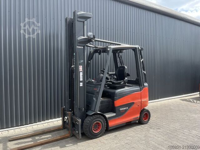 Electric 4-wheel forklift Linde E25HL-01/600
