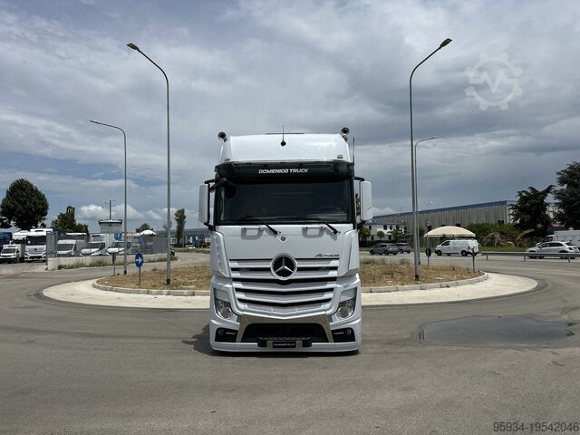 Standard road tractor Mercedes-Benz ACTROS 1863