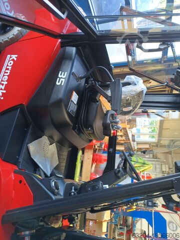 Electric 4-wheel forklift EP EFL353S