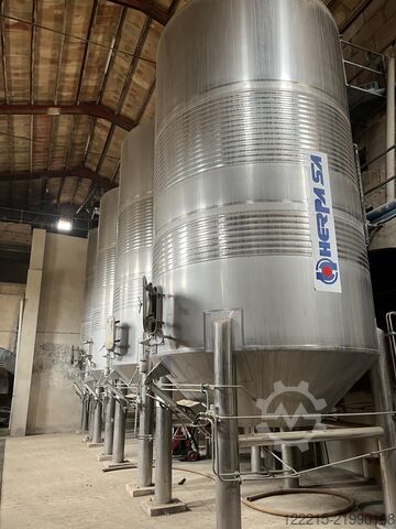 Herpasa 4x 30hl Fermentation and storage cellar (2000) Herpasa Gär- und Lagerkeller