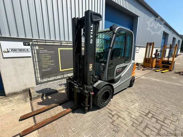 VS-22913 Electric triplex mast forklift Still RX60-40 STILL RX60-40