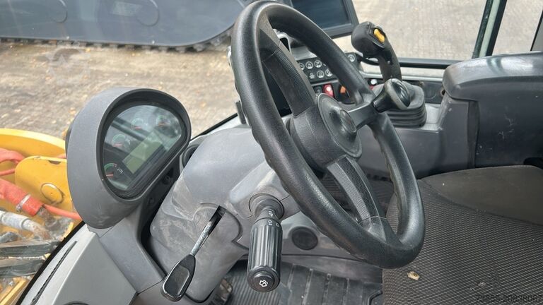 Radlader Caterpillar 930M