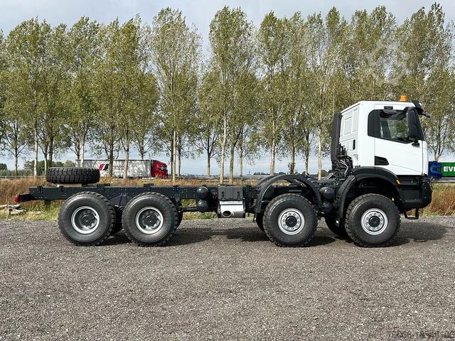 Chassis with cab Iveco T-Way AD410T47WH-5020 AT Chassis Cabin