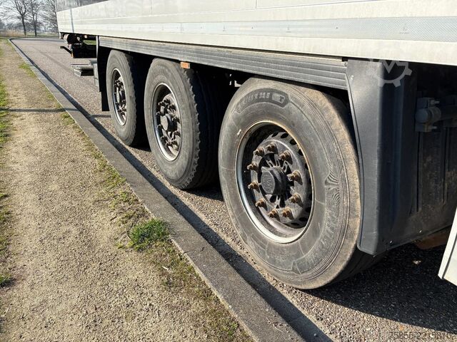 Refrigerated/freezer transport Krone N/A Carrier Vector 1350 / Liftaxle / Loading li...