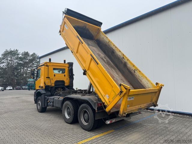 Three-sided tipper truck MERCEDES-BENZ Arocs 5 2651 K 6x4 Bordmatik Klima Navi Kühlbox
