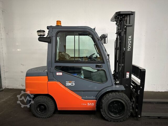 Dieselstapler Toyota 52-8FDF30 - TRIPLEX - NEUWERTIG - 48 Stunden !!!