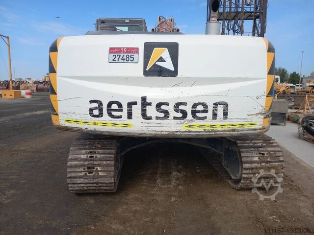 Crawler excavator Hitachi ZX220LC (Abu Dhabi)