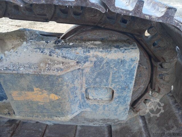 Crawler excavator Hitachi ZX220LC (Abu Dhabi)
