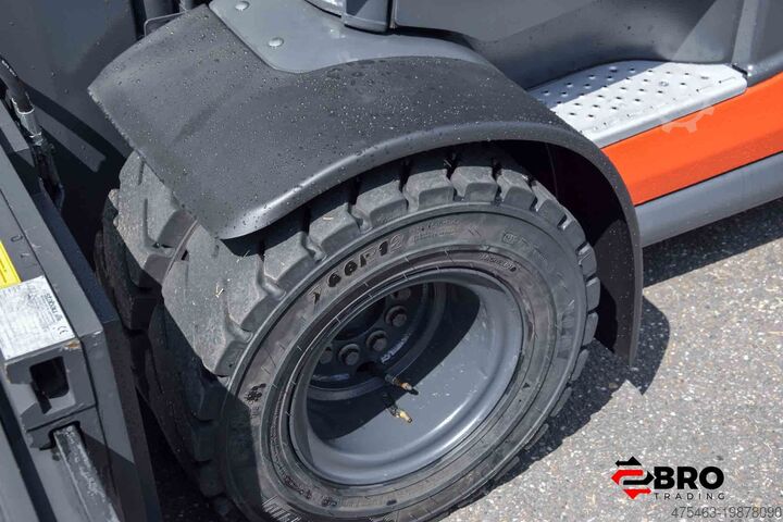 4 wheel forklift Linde H35D-01 Triplex (1202)