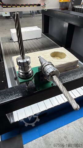 Machining center DMA Machinery CNC-ULRTA Z-as 900mm