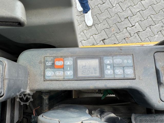 Kettenbagger CATERPILLAR 311 FLRR / 2017 / 2.788h / TL / hydr. GR